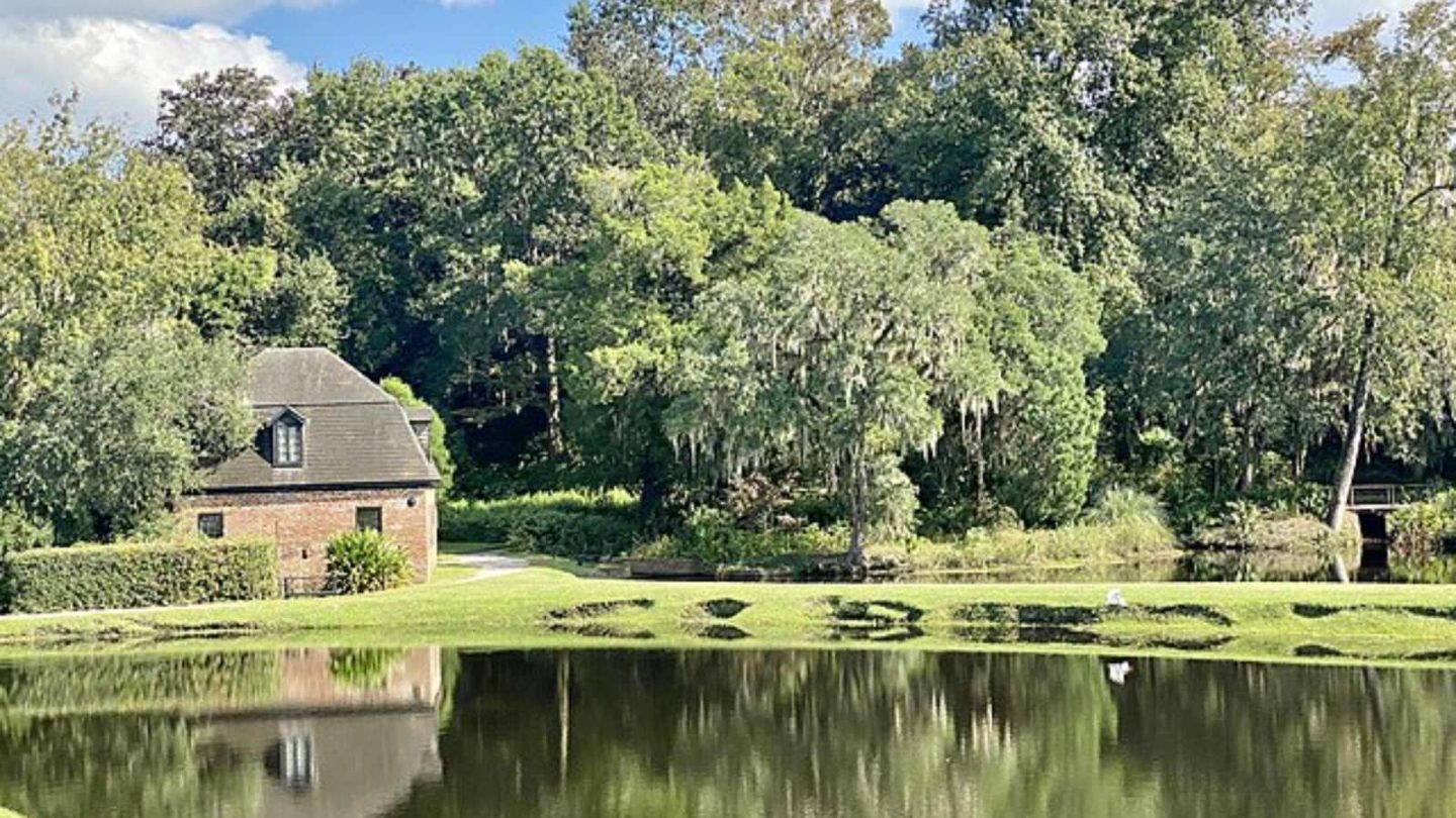 American Rural Towns That Are Hot Spots for Relocation in 2025