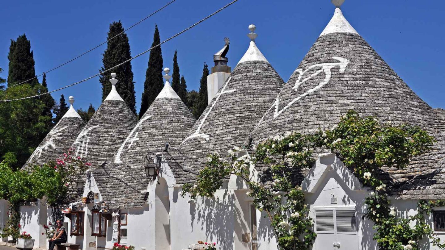 Take a Look Inside 12 Breathtaking Homes Hidden in the World’s Most Charming Small Towns