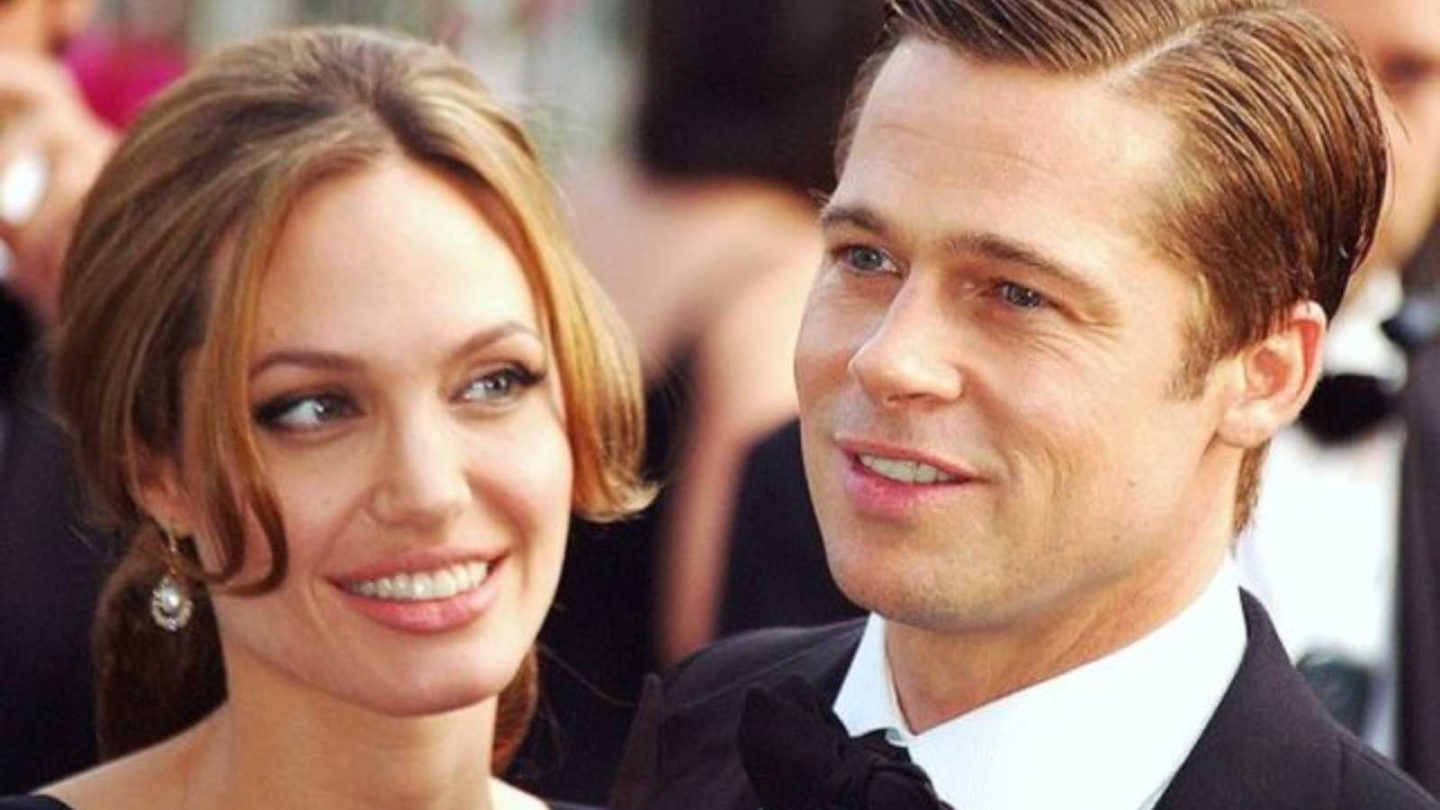 From First-Class Riches to Backpacking Budgets: Celebrities Who Travel Like Normal People