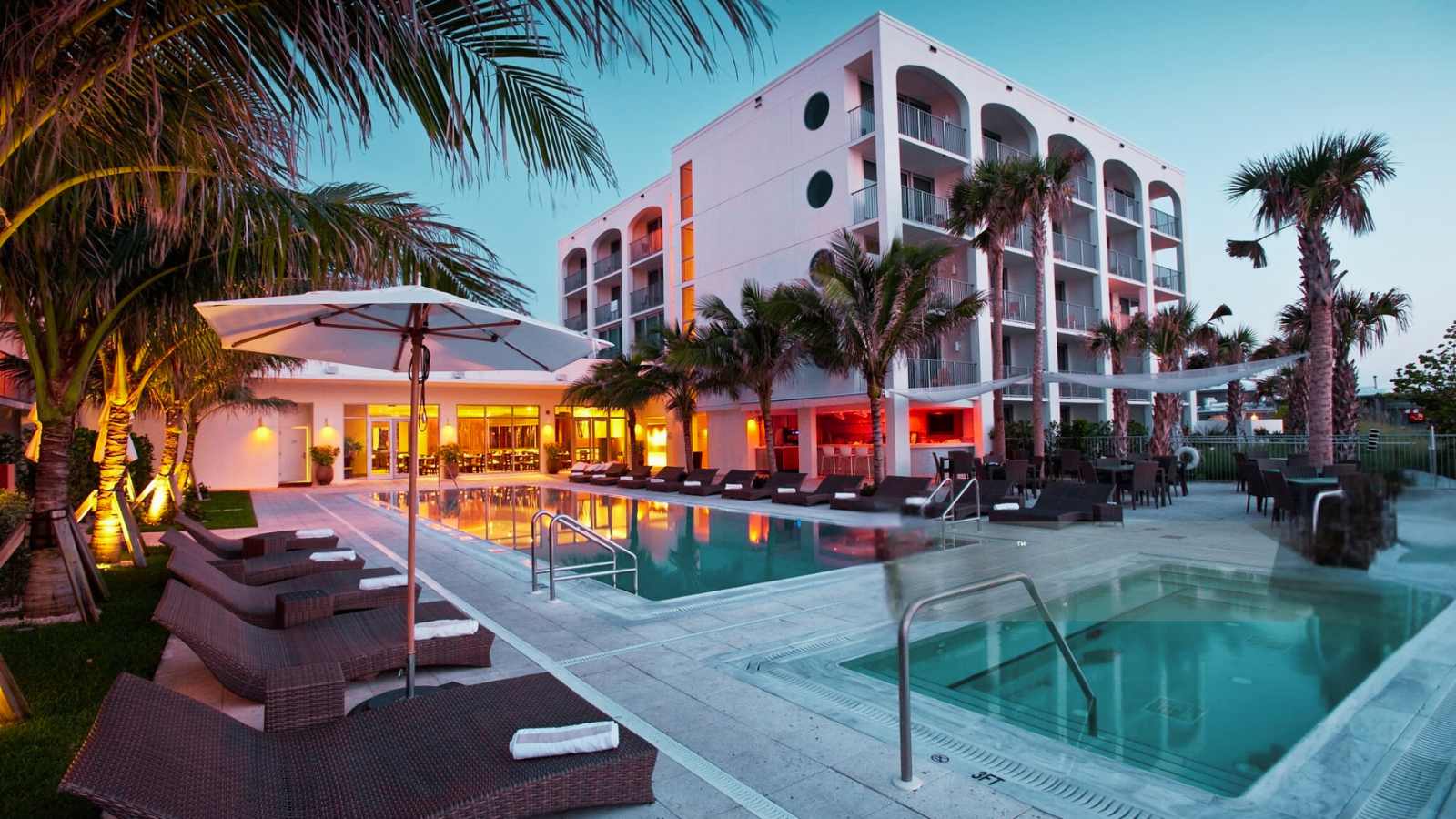 Southern Hotel Pools That Redefine Relaxation