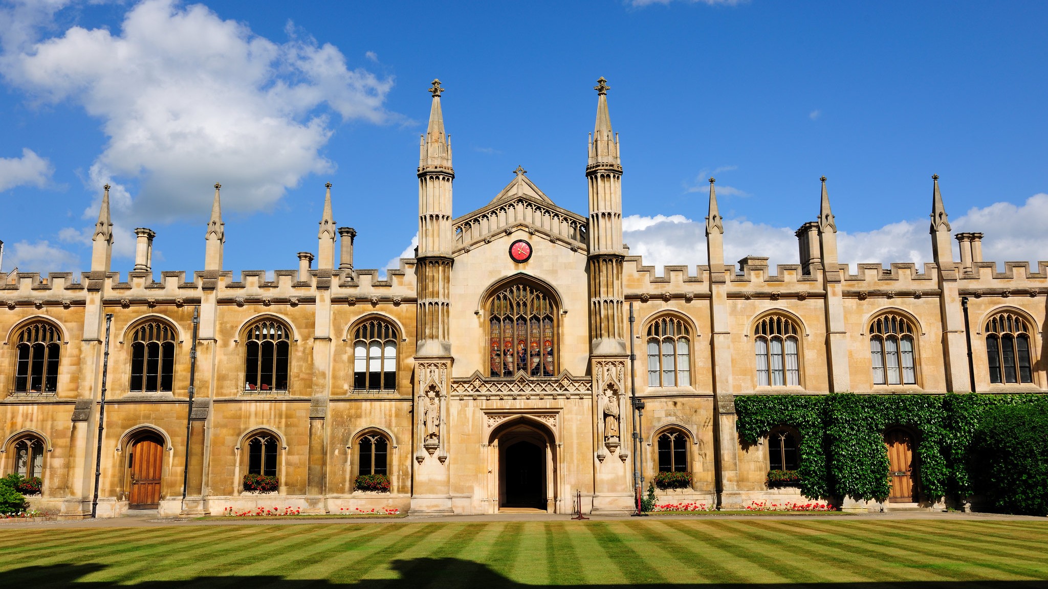 14 Historic Universities with Stunning Architecture
