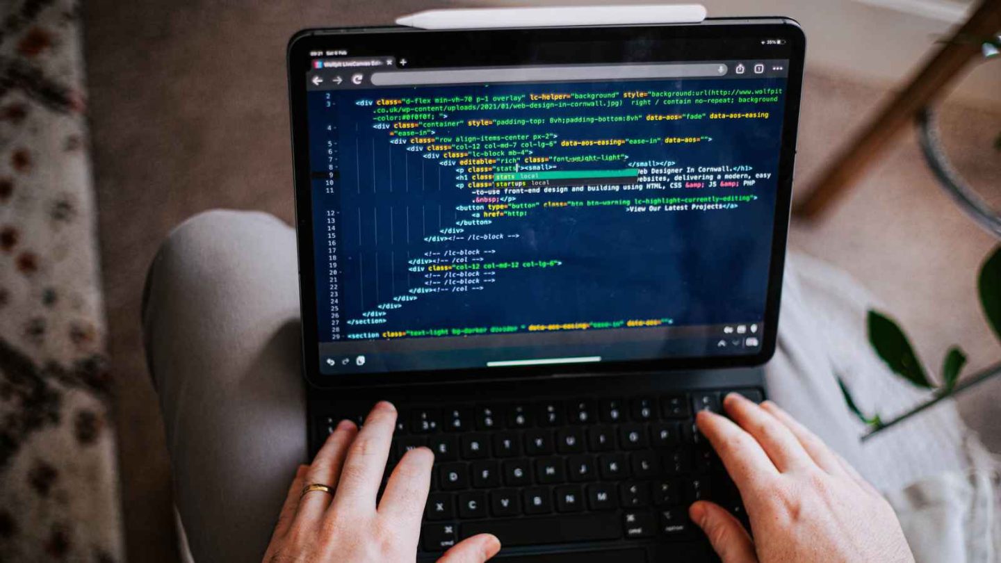 12 Remote Travel-Friendly Jobs with Paid Training You Can Start Today