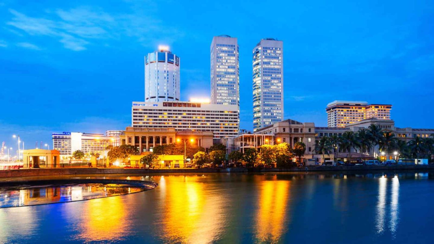 15 Famous Cities That Aren’t National Capitals