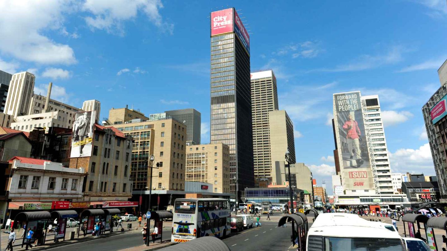 15 Famous Cities That Aren’t National Capitals