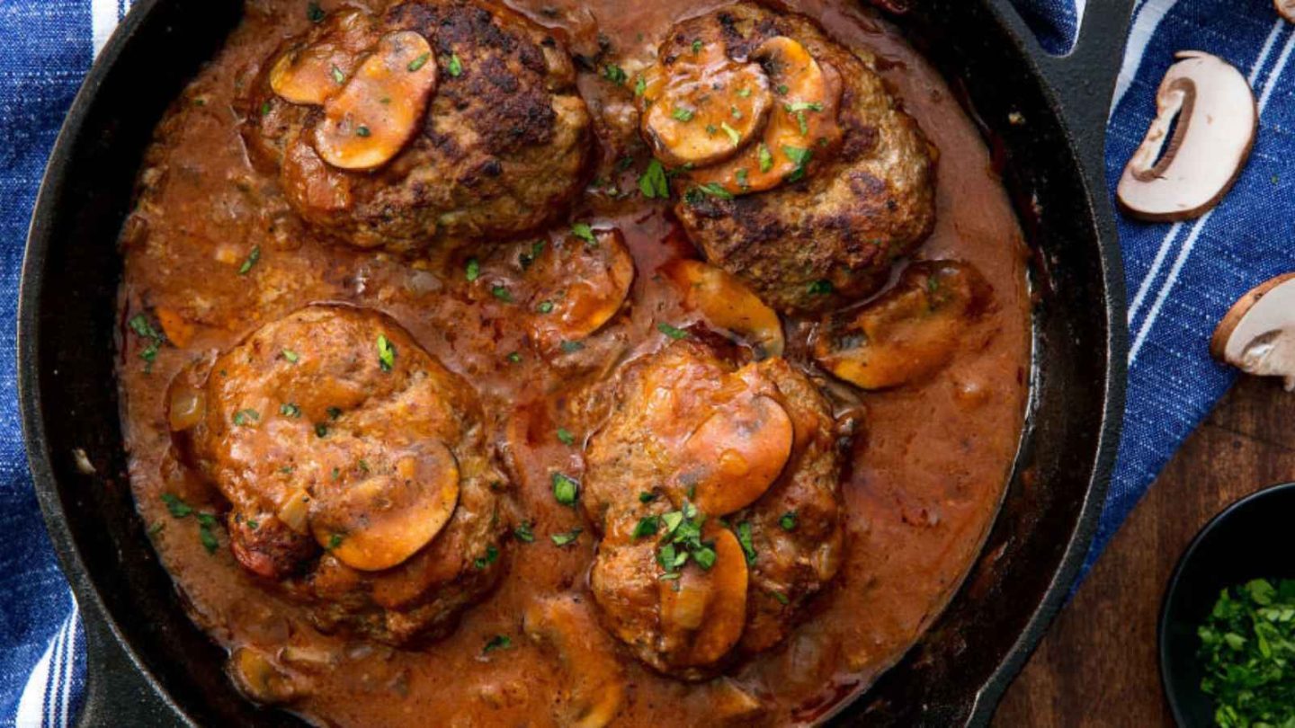 16 Old-School Dinners We’d Love to See on the Table Again