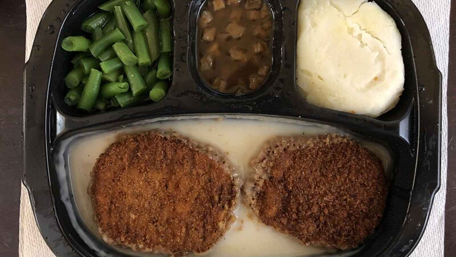 16 Old-School Dinners We’d Love to See on the Table Again