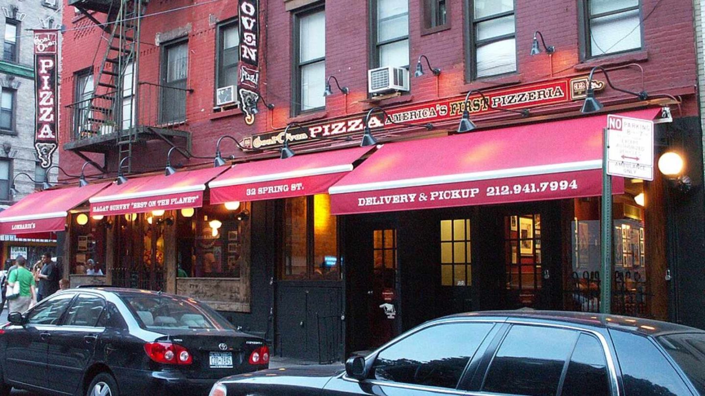 Lombardi’s Pizza – New York, New York