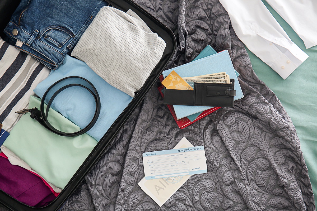 how to pack clothes to save space