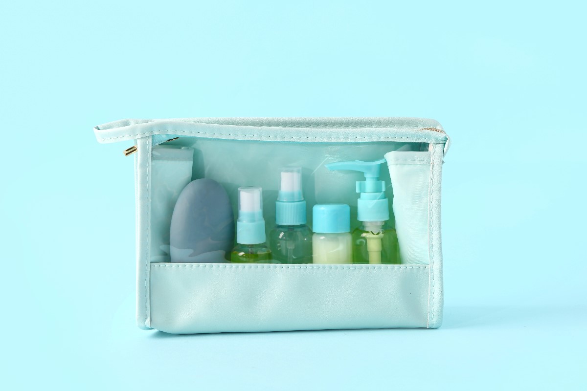 how to pack makeup for travel