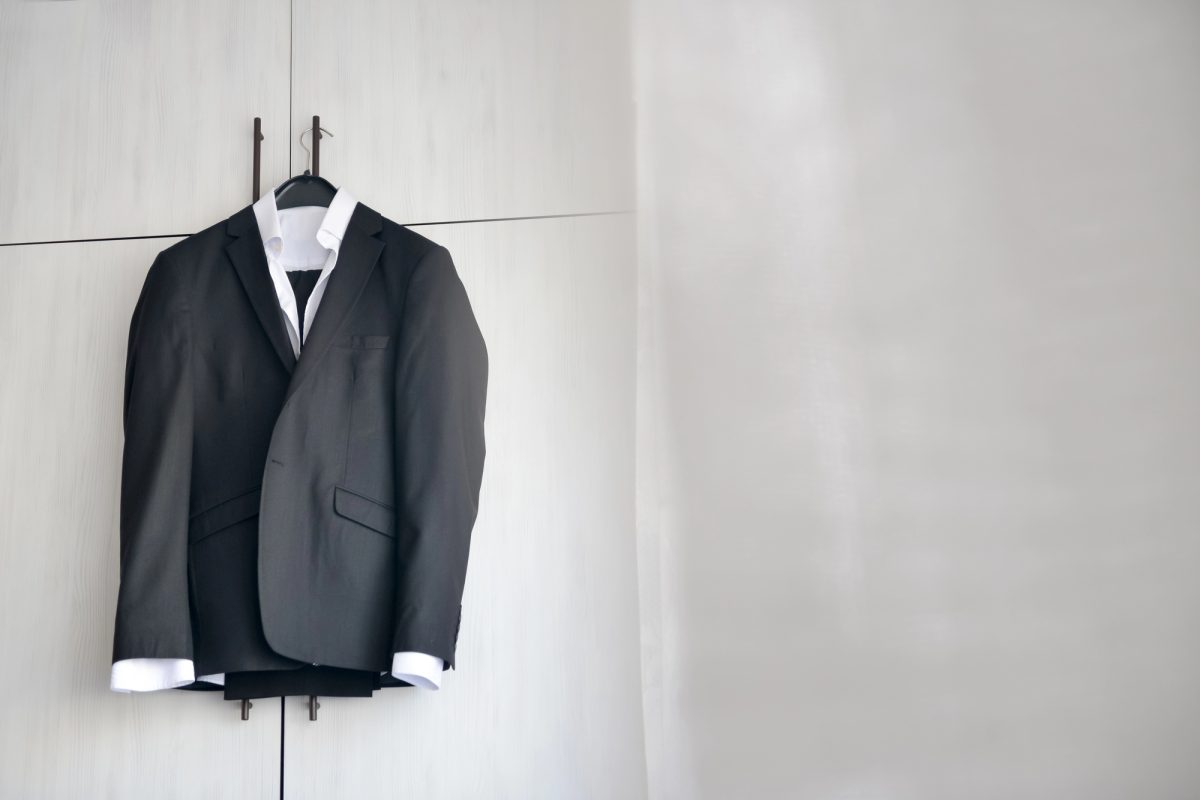 how to fold suits for travel