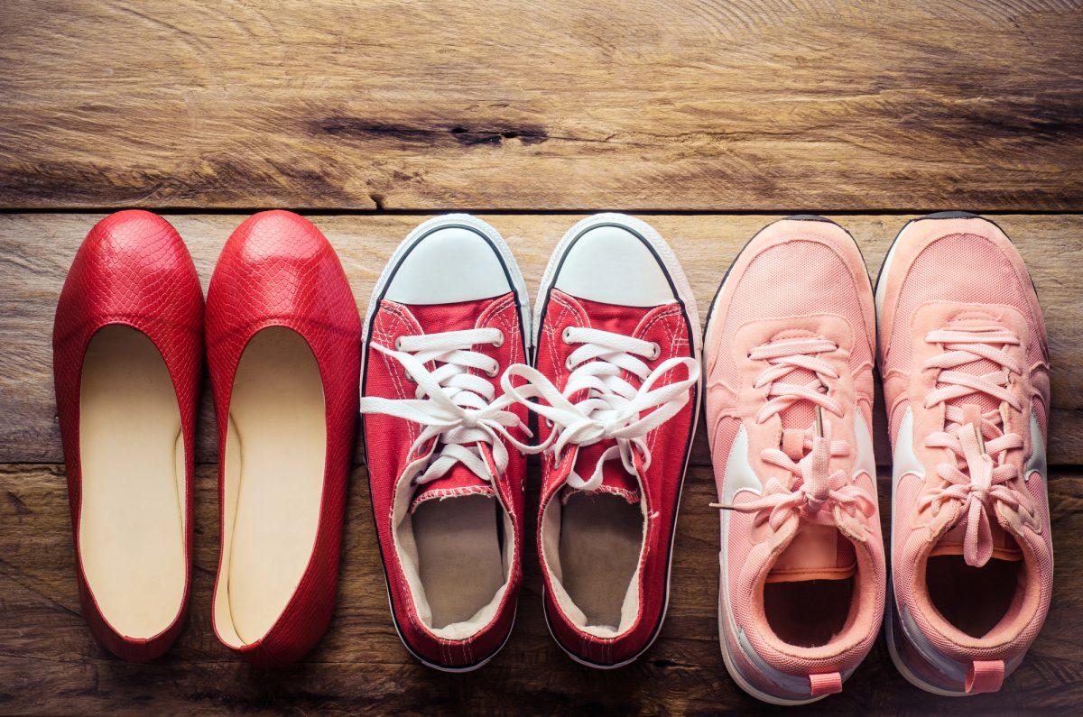 how to pack shoes in a suitcase