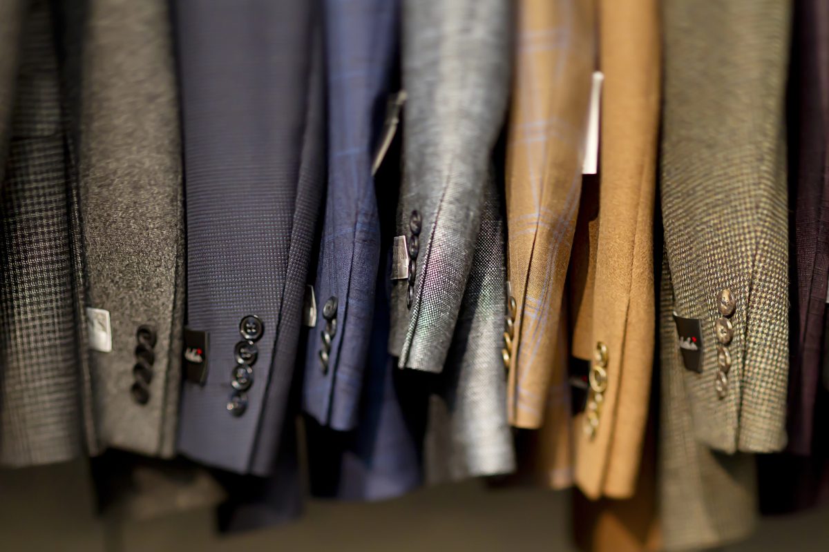 how to fold suits for travel