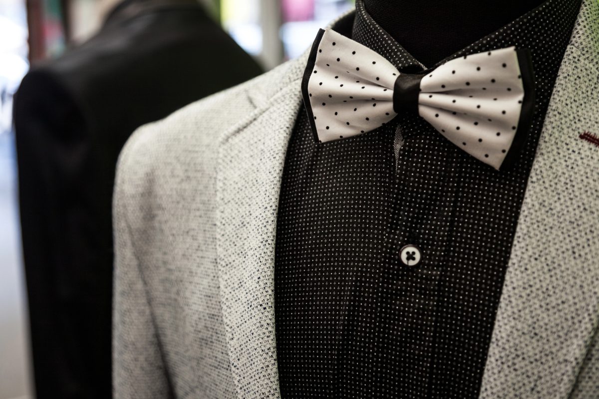 how to fold suits for travel