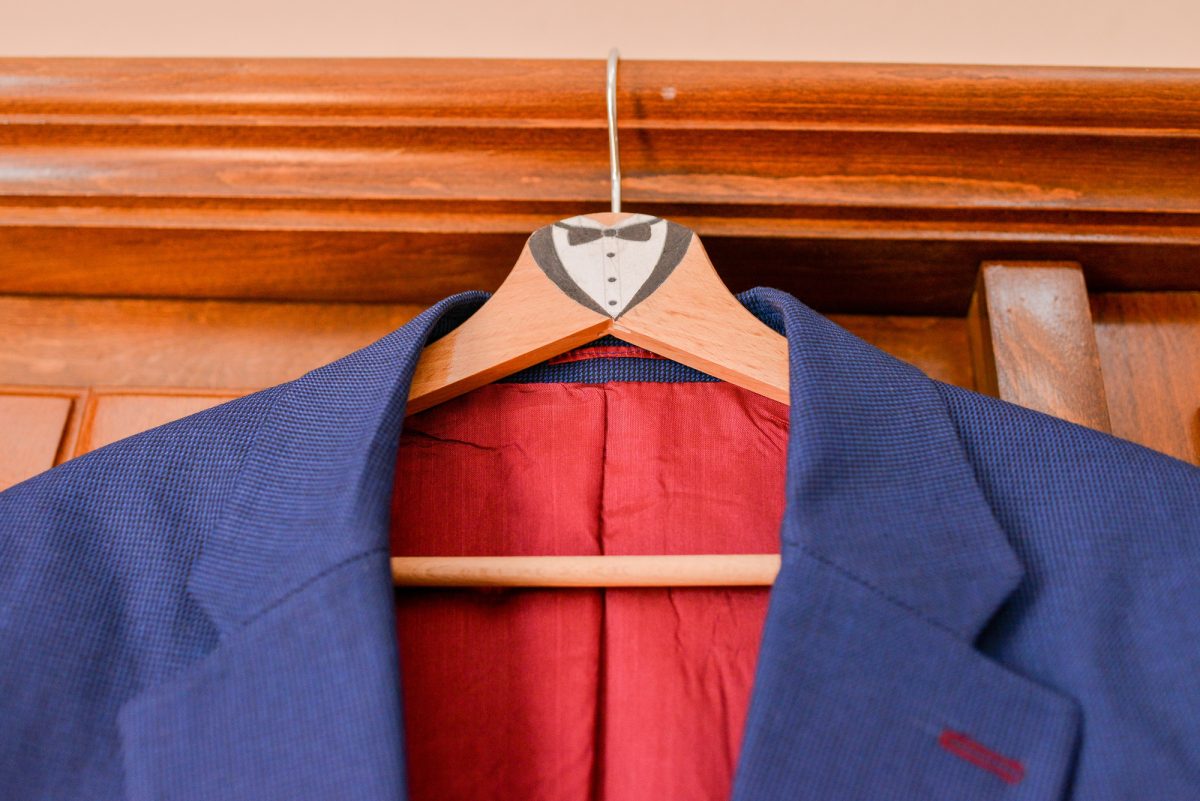 how to fold suits for travel