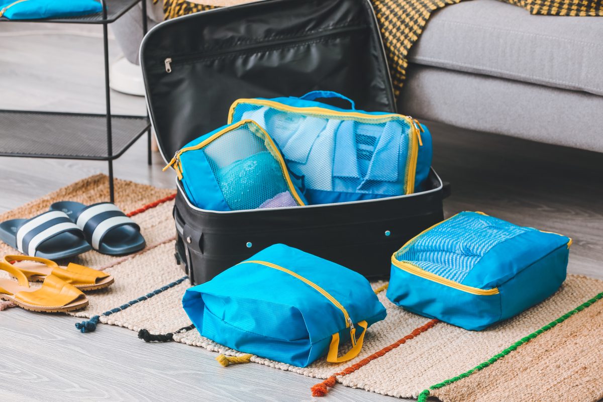 how to pack using packing cubes