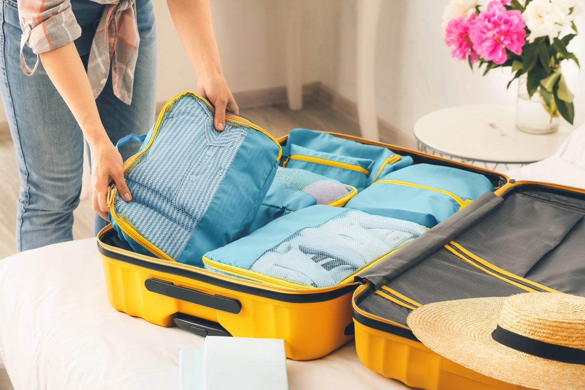how to pack using packing cubes