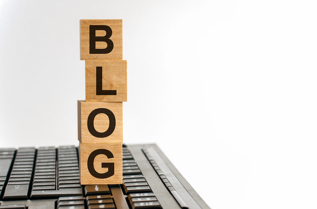 how to start a travel blog