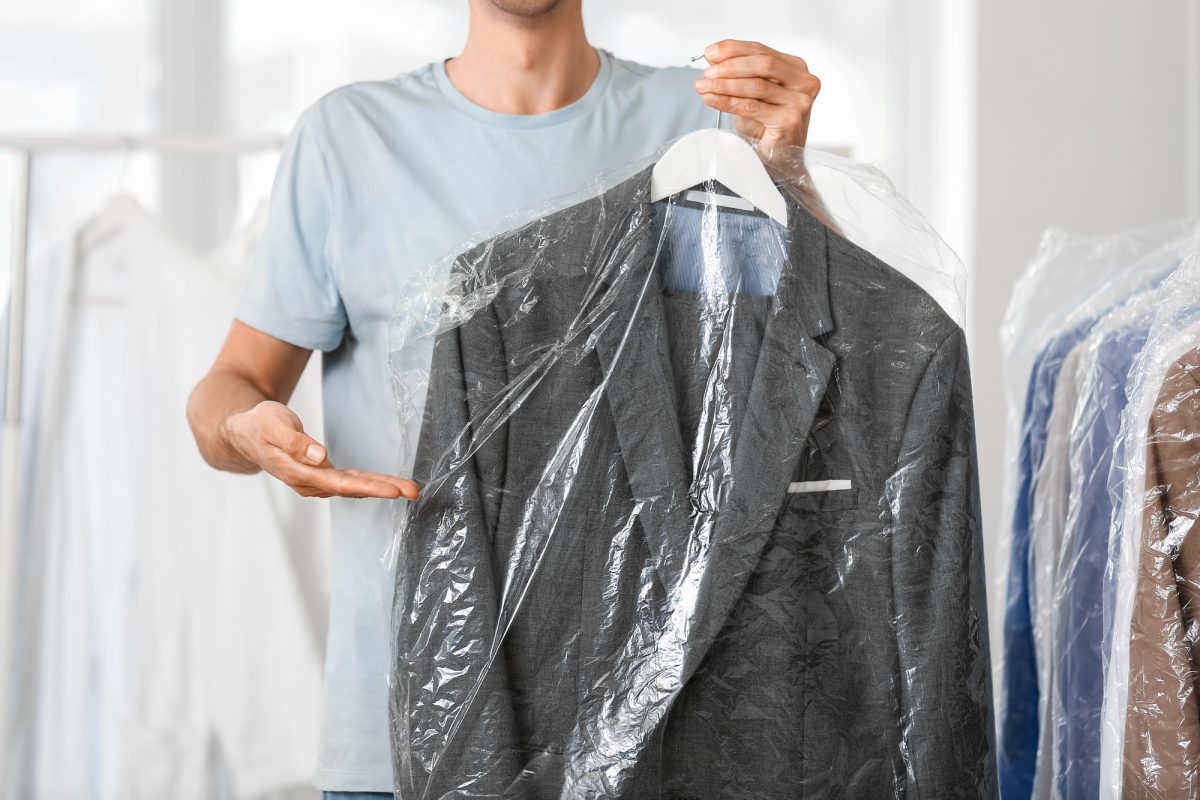 how to fold suits for travel