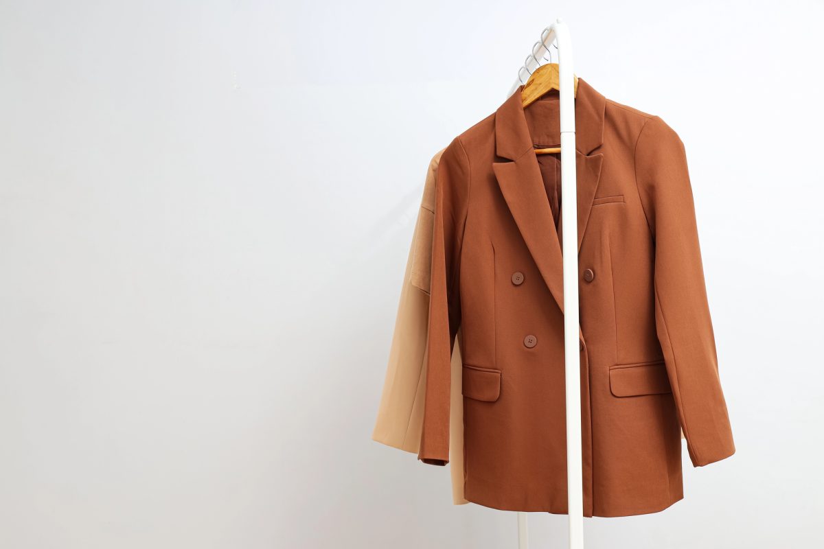 how to fold suits for travel