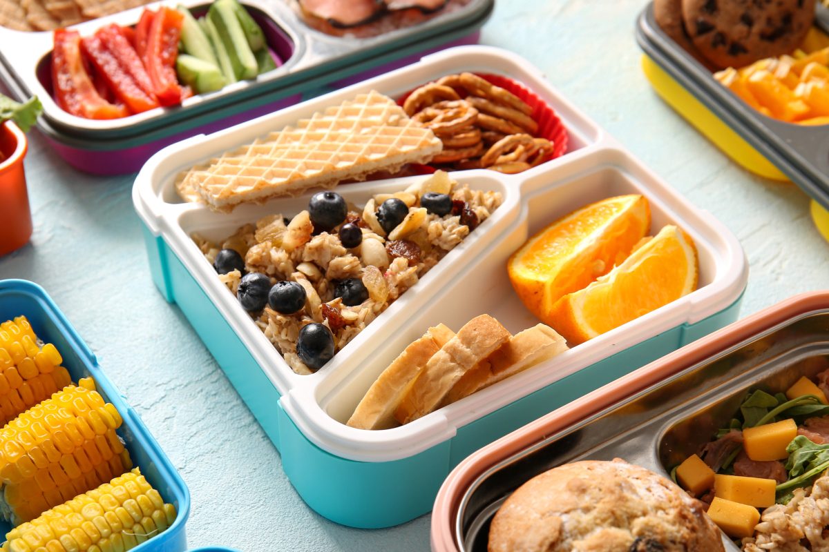 how to pack snacks for a road trip