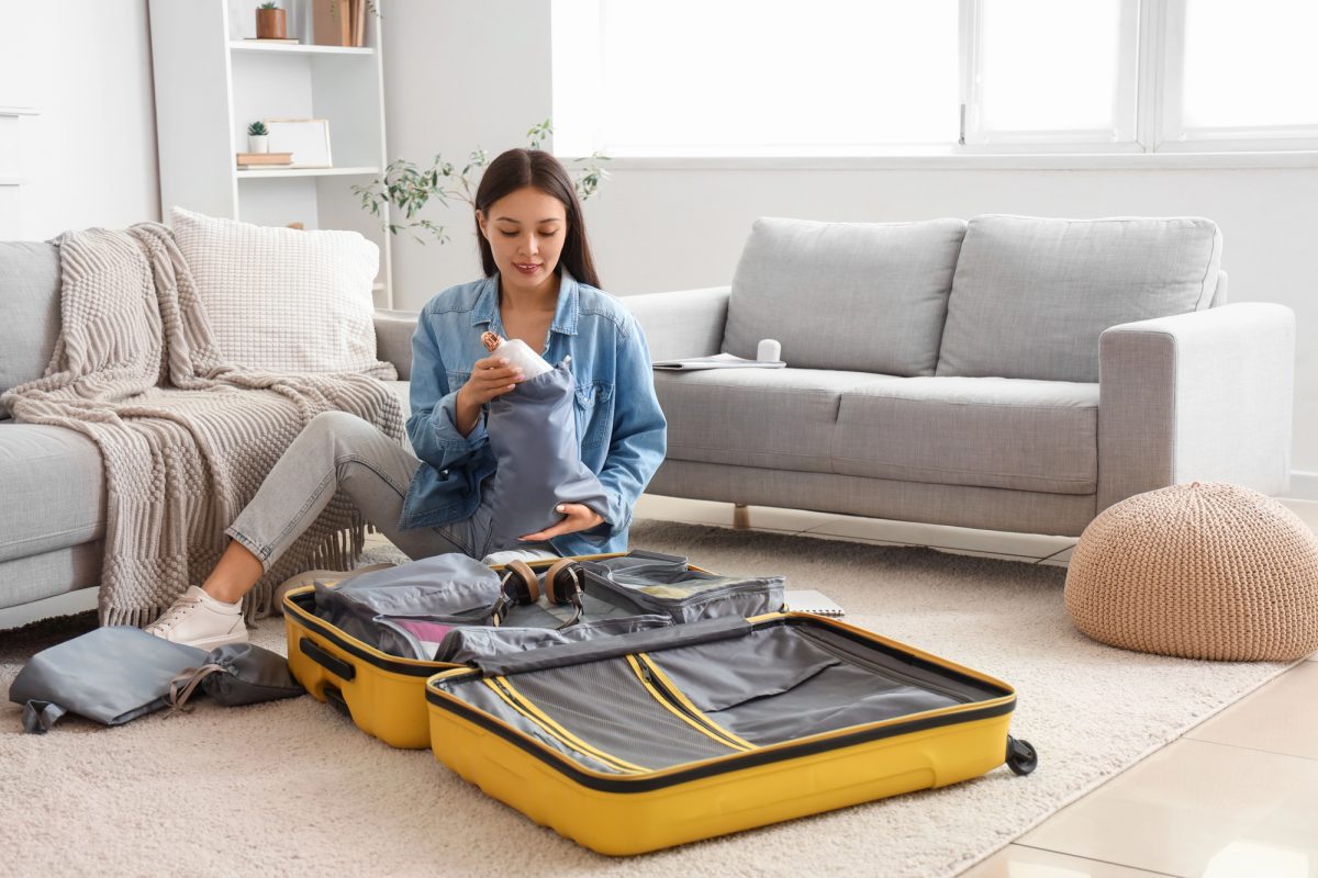 how to pack using packing cubes