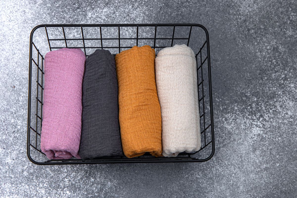 how to fold a shirt for packing