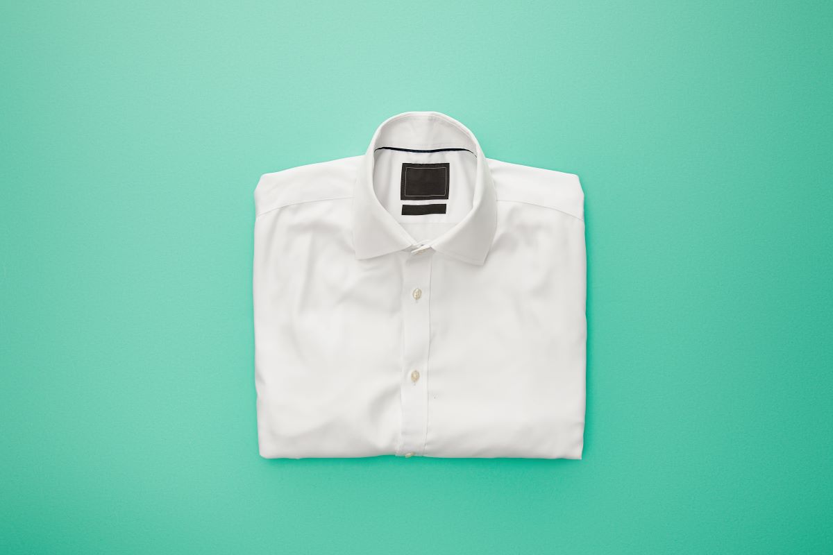 how to fold a shirt for packing