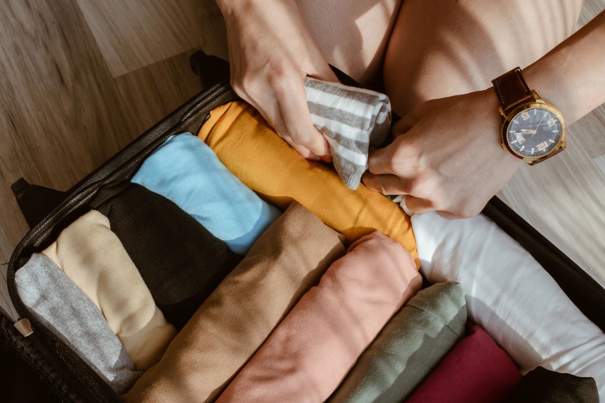 how to pack luggage for plane