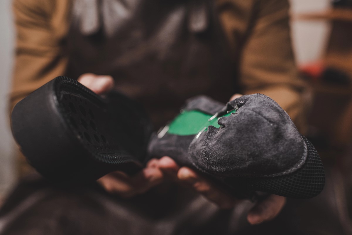 how to hide money when traveling