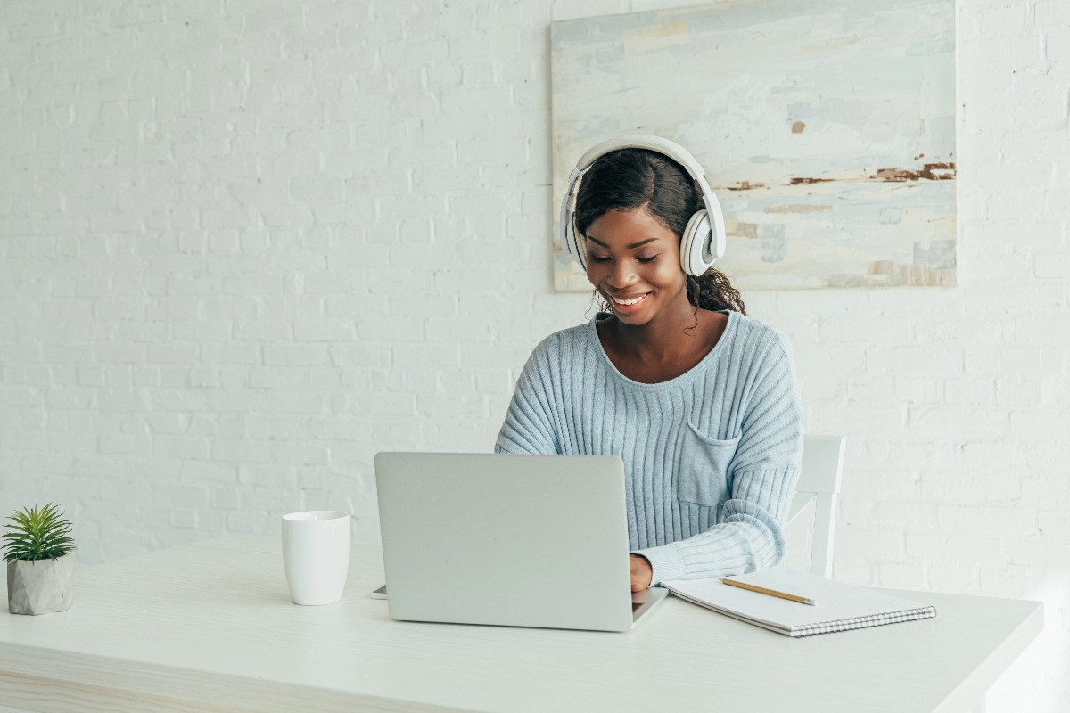 how to become a travel agent from home
